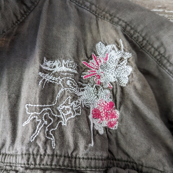 Unique Artful Dodger Embroidered Shirt - Picture 4 of 9